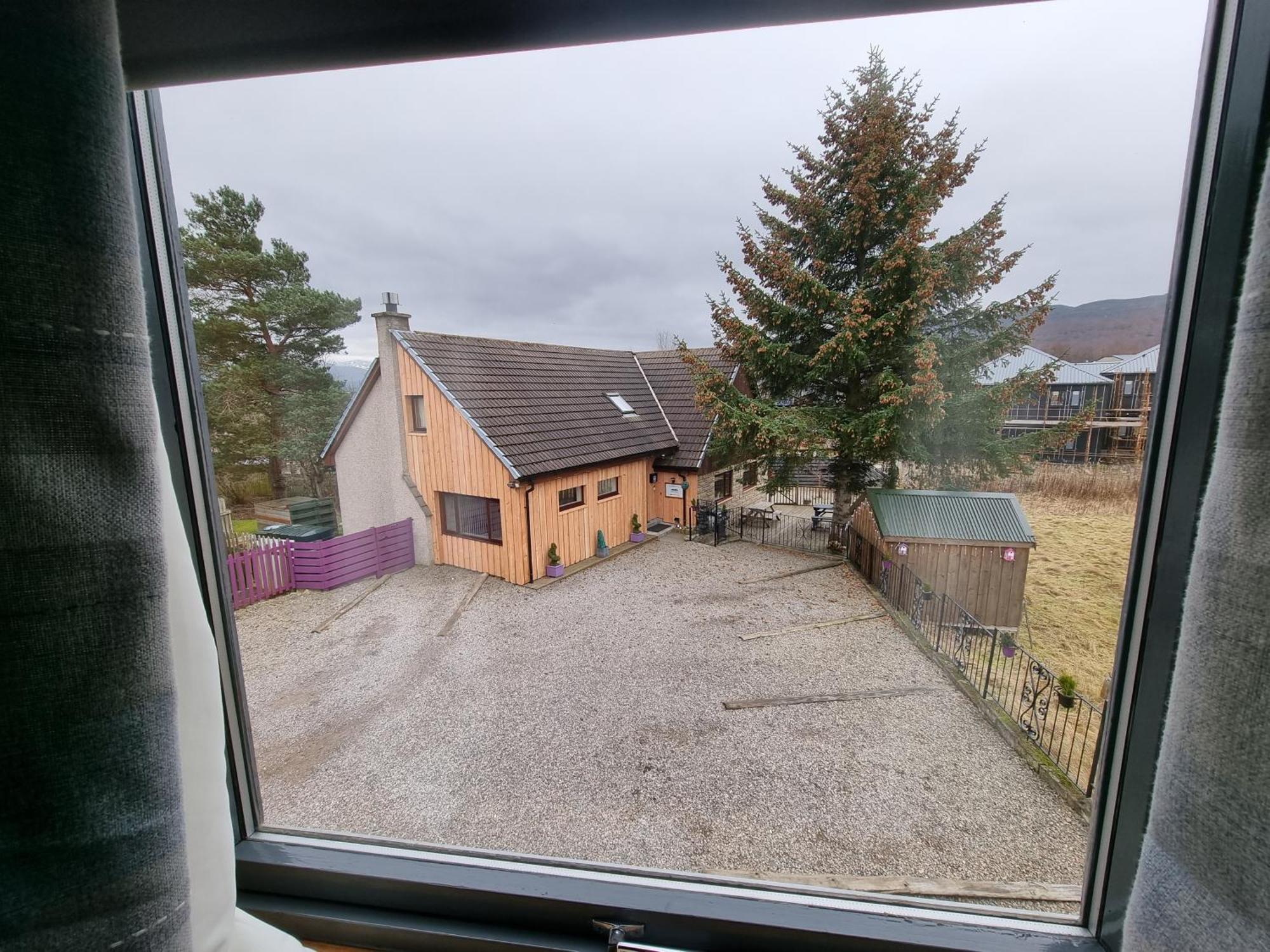 Carn Mhor Bed And Breakfast Aviemore Oda fotoğraf